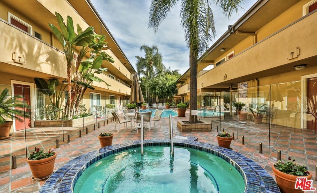 970 Palm Avenue # 104, West Hollywood