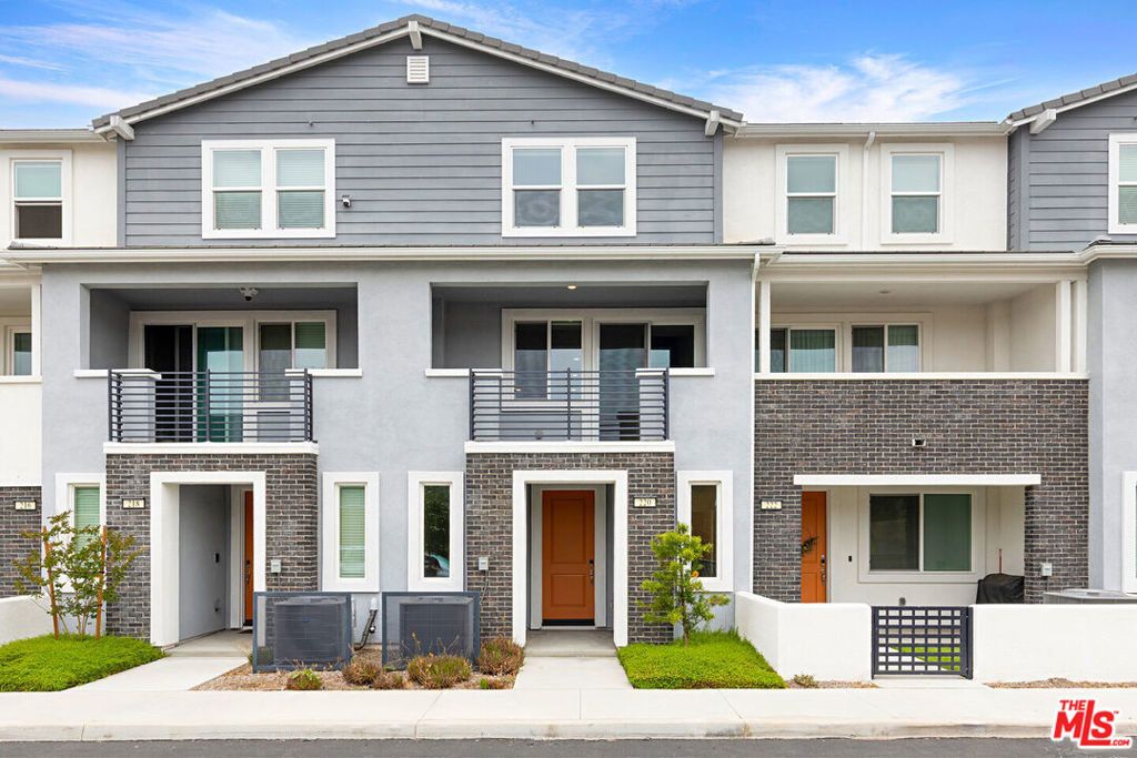 220 Lockhart Way, West Covina