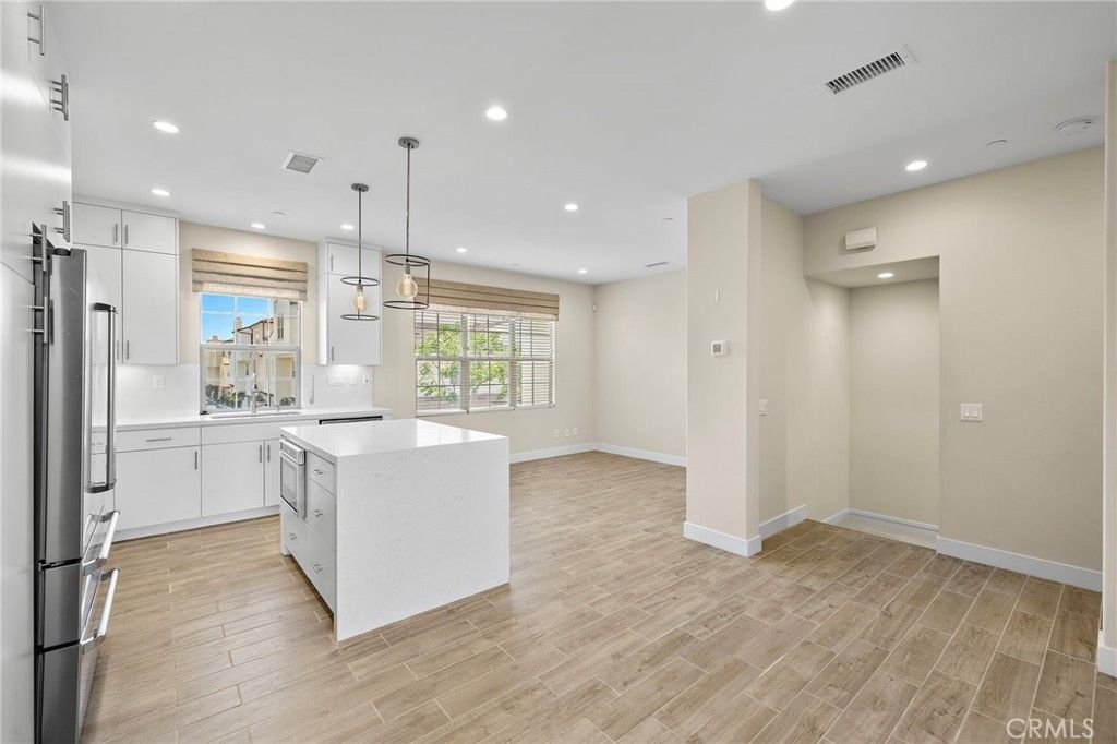 114 Outwest, Irvine