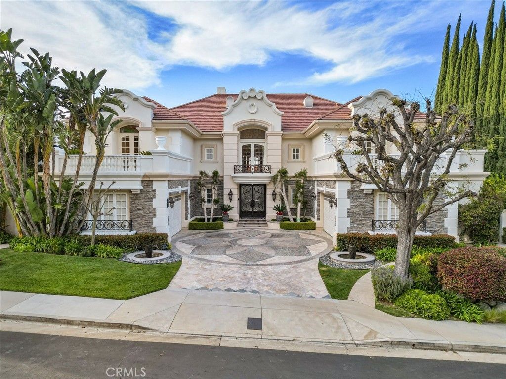 3724 Winford Drive, Tarzana