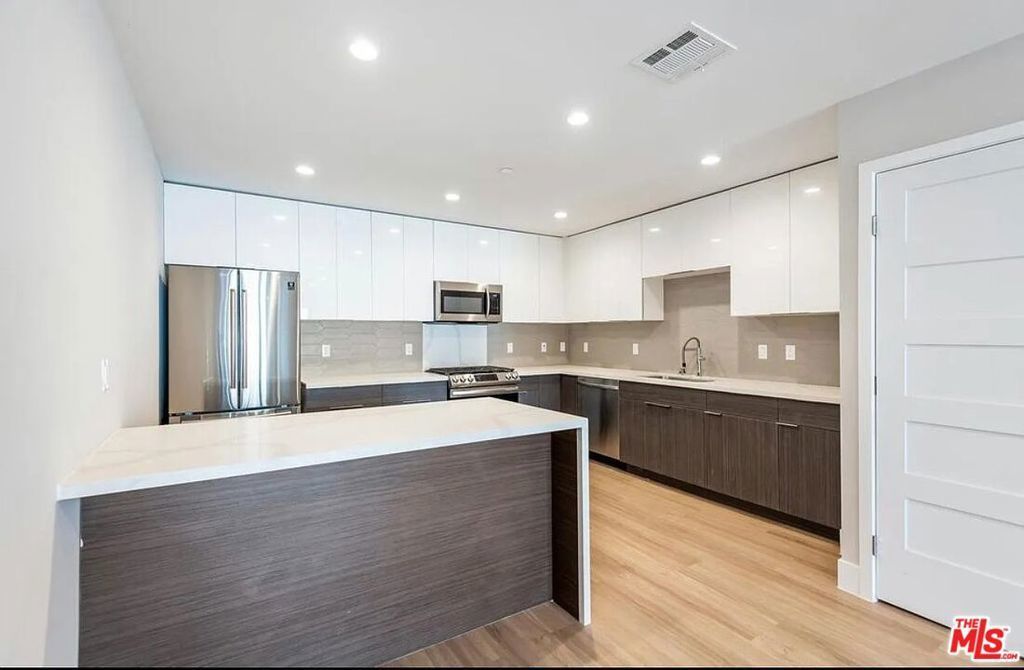 1906 Overland Avenue # 203, Los Angeles