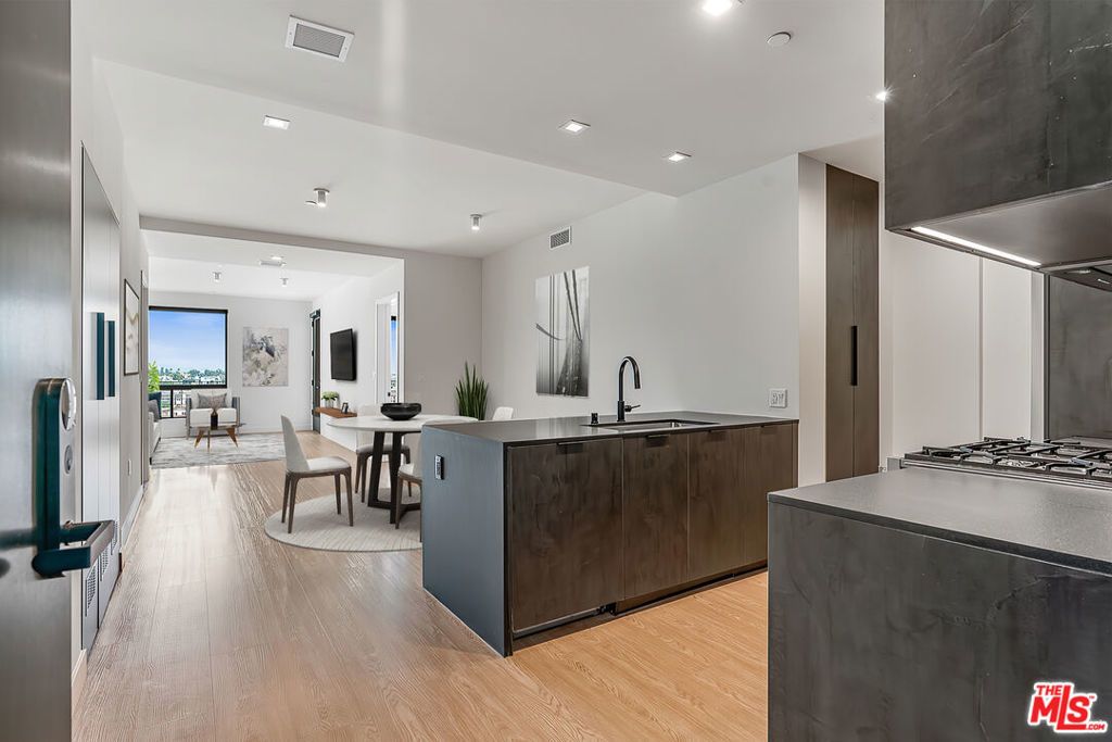3688 Overland Avenue # 714, Los Angeles