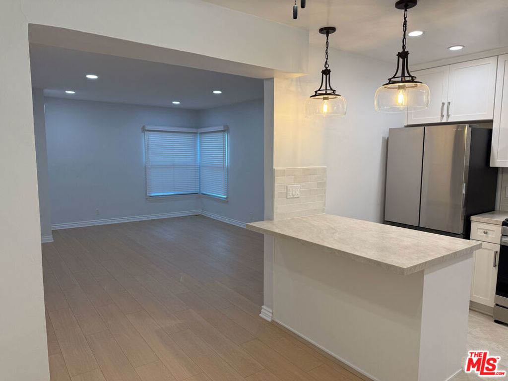 4125 1/2 W Toluca Lake Avenue, Burbank