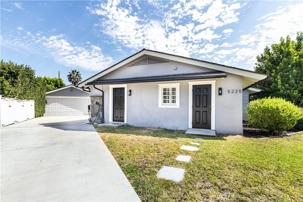 5227 Beckford Ave, Tarzana