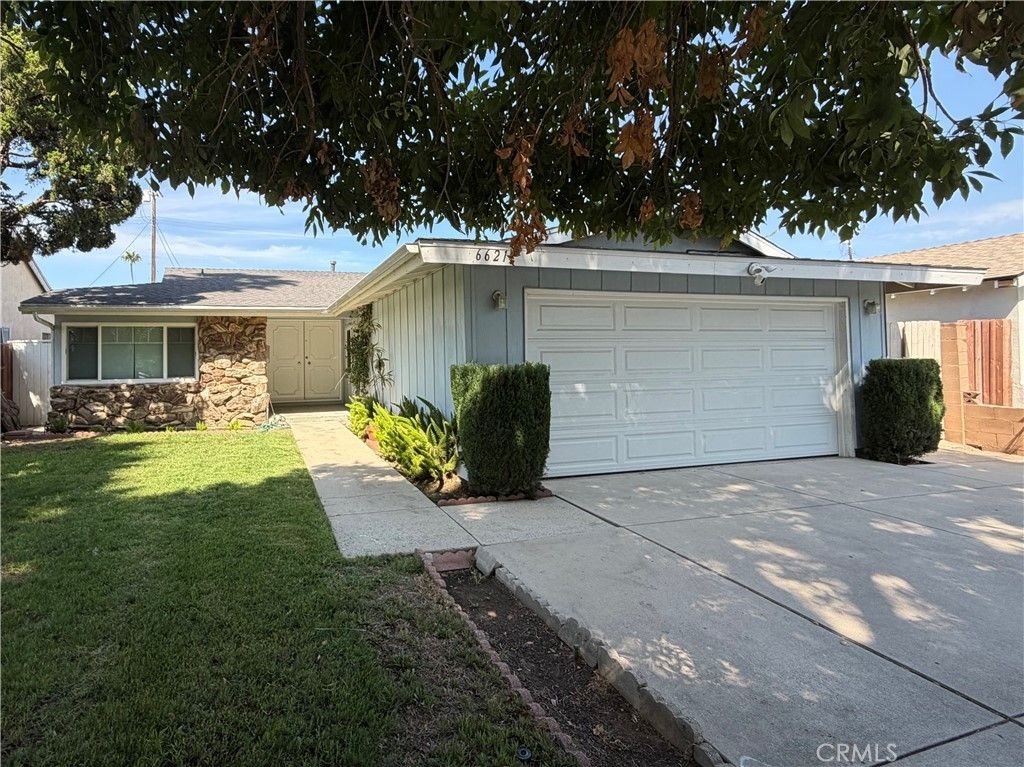 6621 Whitman Avenue, Lake Balboa