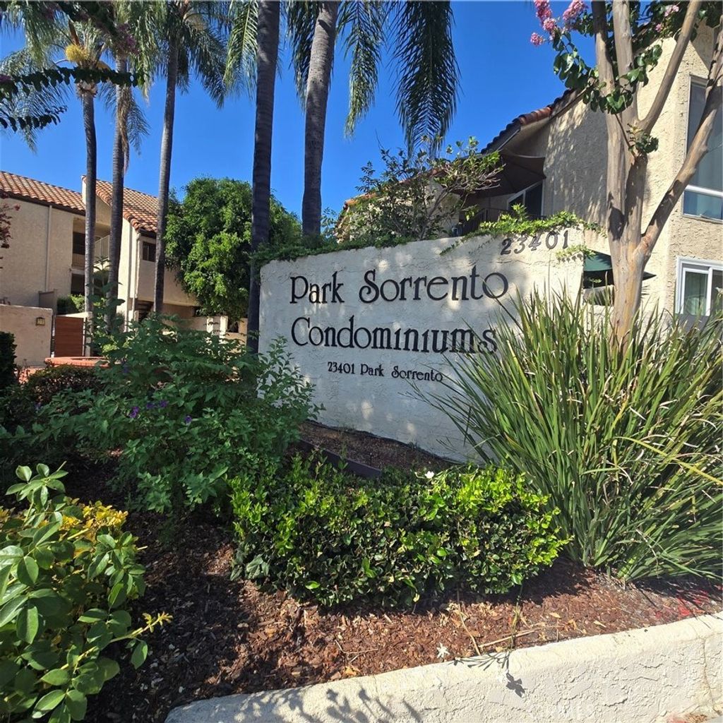 23401 Park Sorrento # 50, Calabasas