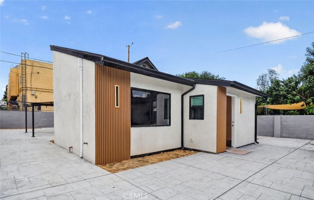 2327 N Naomi Street, Burbank