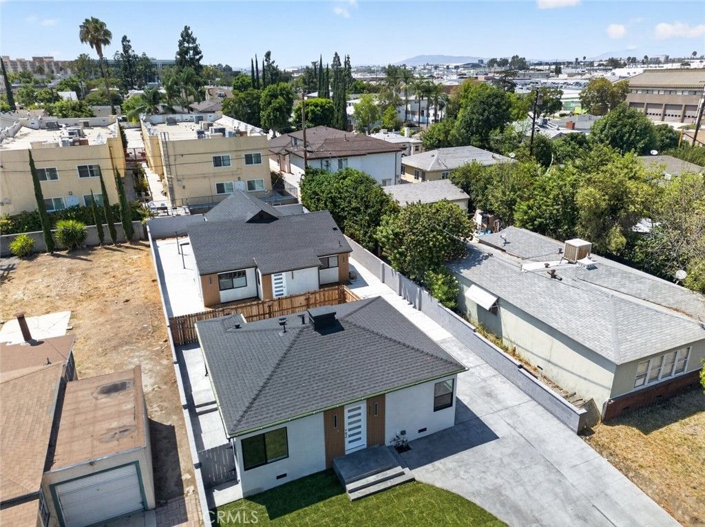 2325 N Naomi Street, Burbank