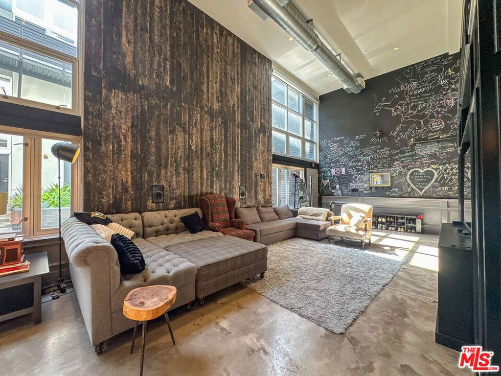 1037 N Laurel Avenue # 10b, West Hollywood
