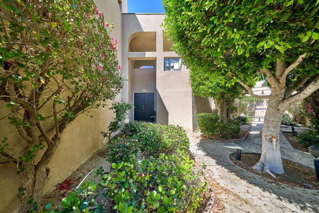 414 W Village Square N, Palm Springs