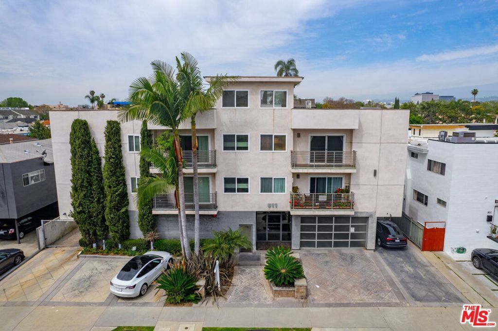 811 S Bedford Street # 301, Los Angeles