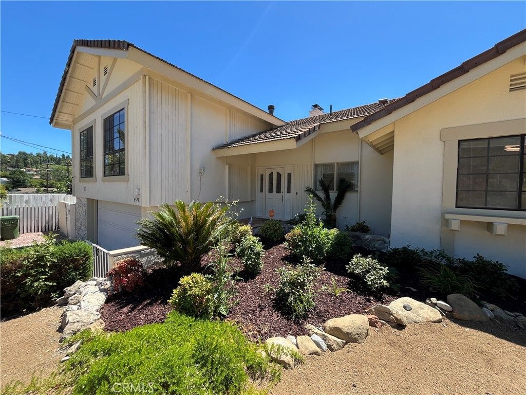 4527 Stark, Woodland Hills