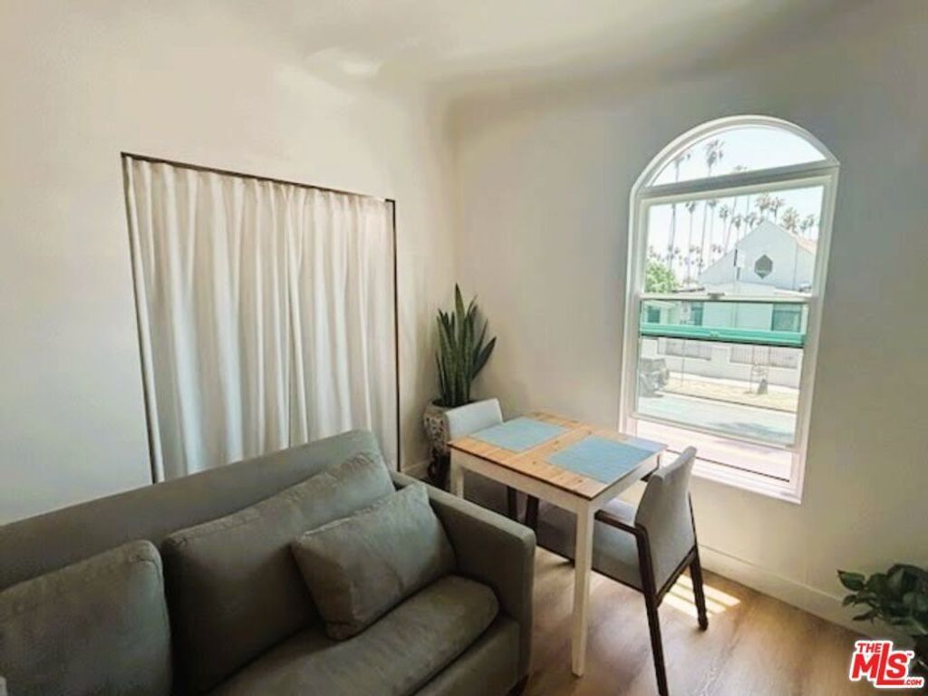 2109 1/2 W 54th Street, Los Angeles