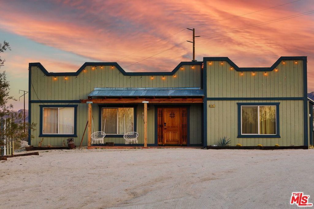 6767 California Avenue, Joshua Tree