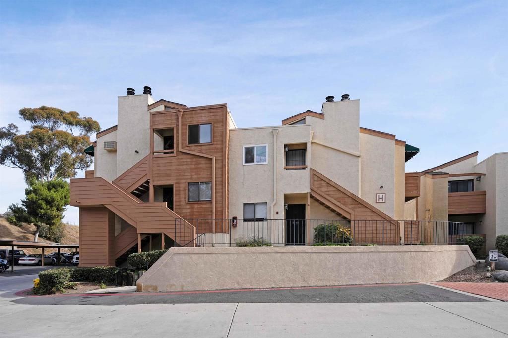 2920 Briarwood Road # H12, Bonita