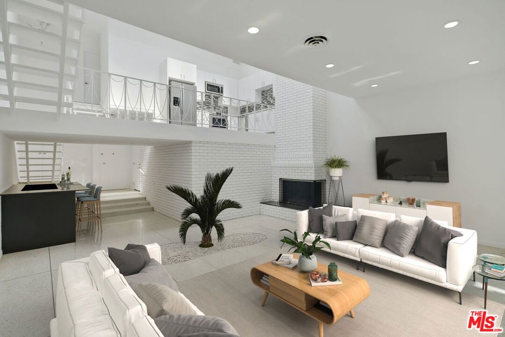 764 N Doheny Drive # 2, West Hollywood