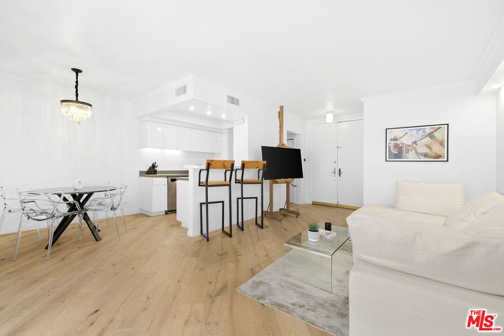 1131 Alta Loma Road # 323, West Hollywood