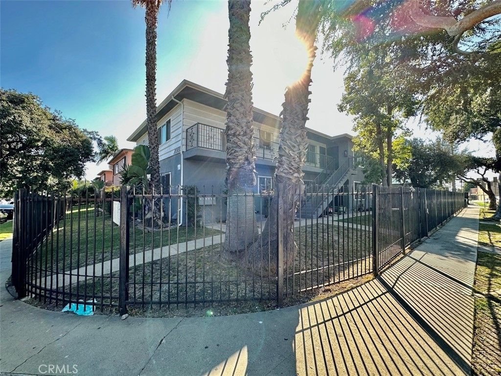 10215 S 10th Avenue # 6, Inglewood