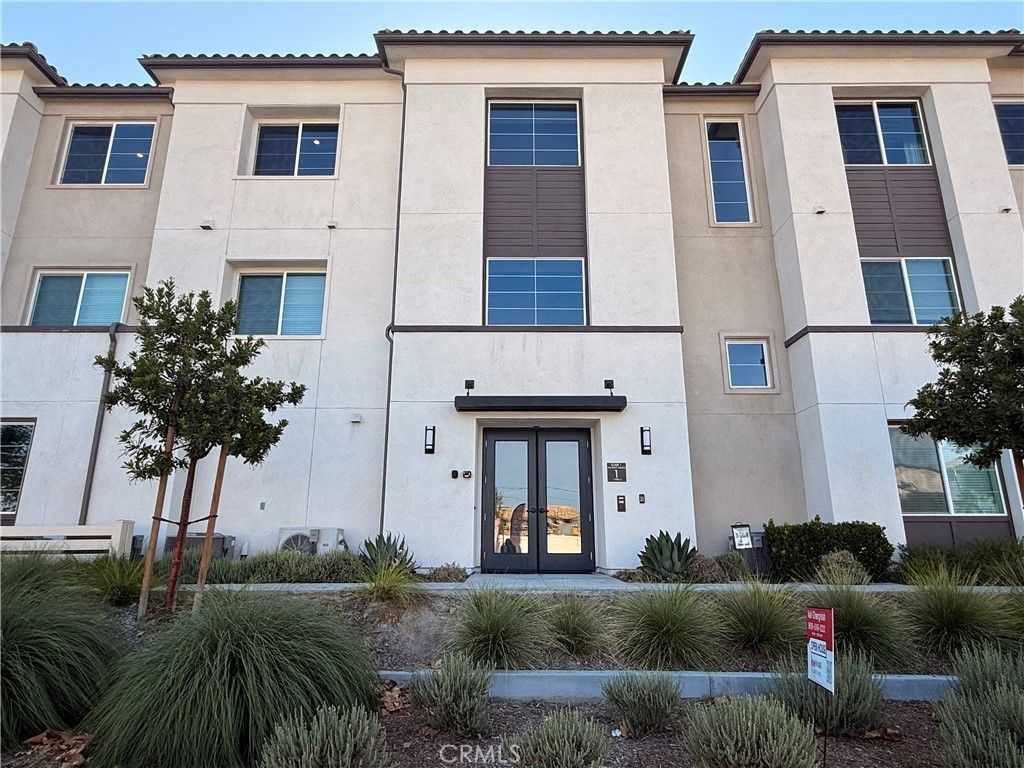 6123 Valentina Way # 204, Eastvale