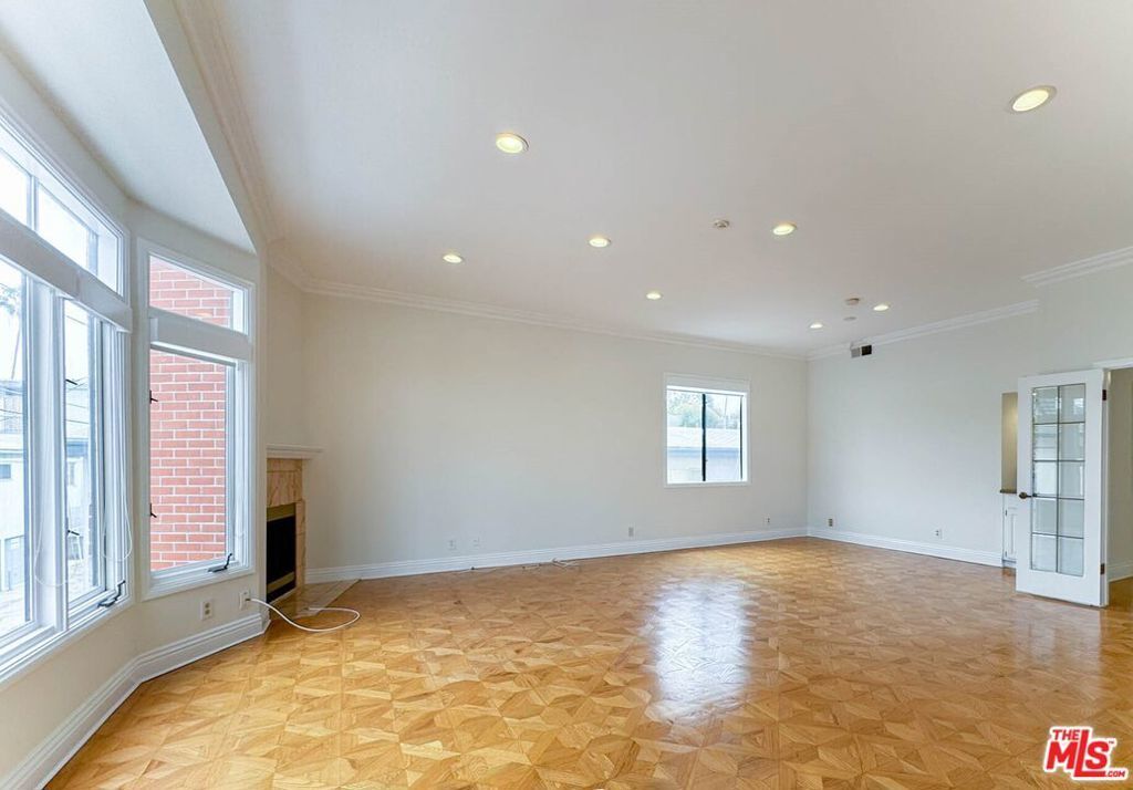 911 5th Street # 202, Santa Monica