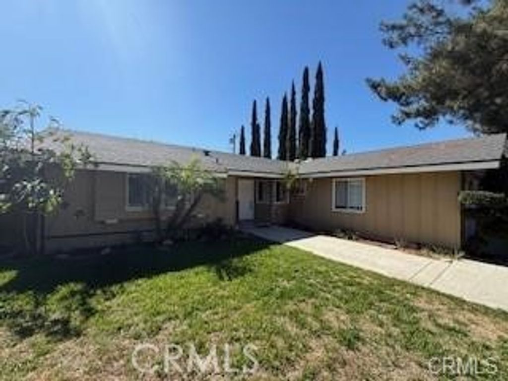 11770 Pierce Street, Sylmar