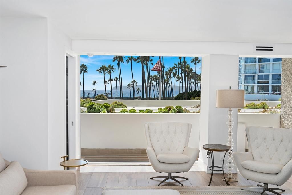 1820 Avenida Del Mundo # 101, Coronado