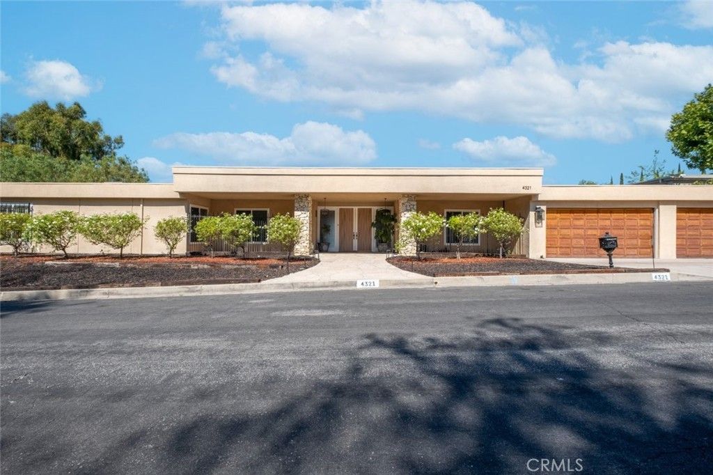4321 Clear Valley Drive, Encino