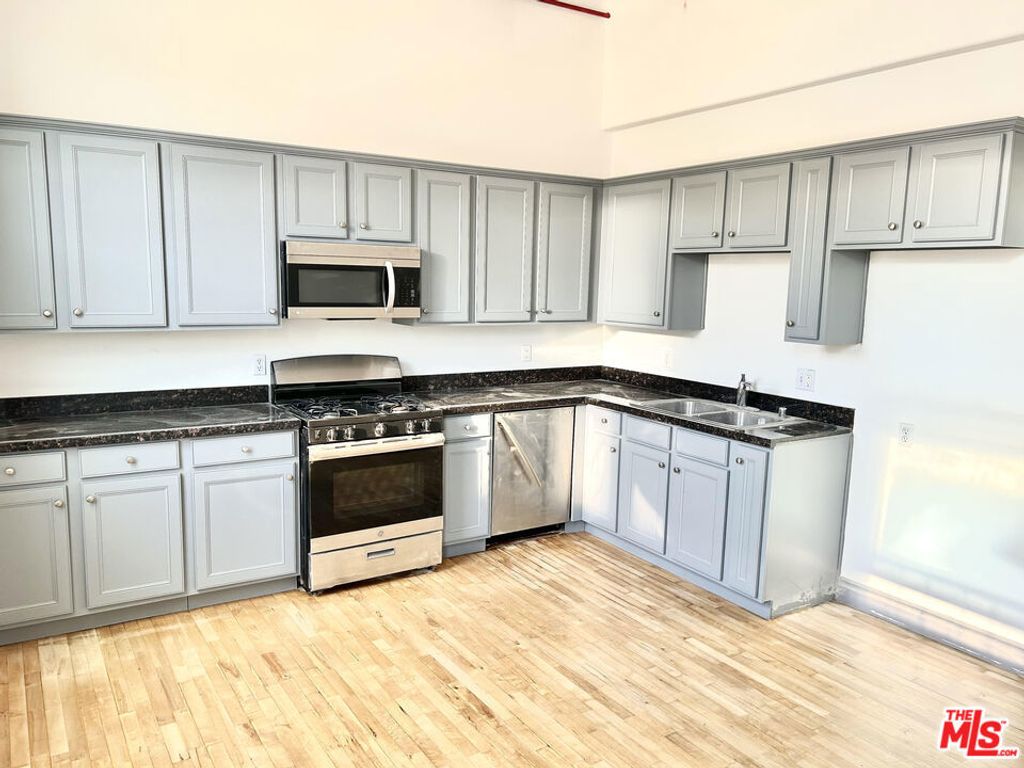726 S Santa Fe Avenue # 203, Los Angeles