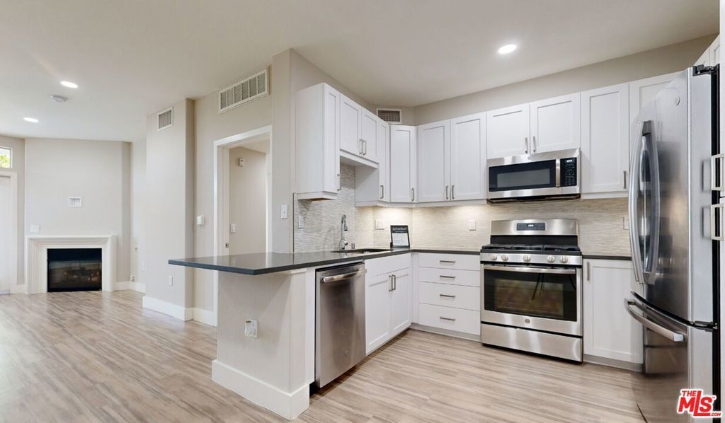 6260 W 3rd Street # 2-110, Los Angeles