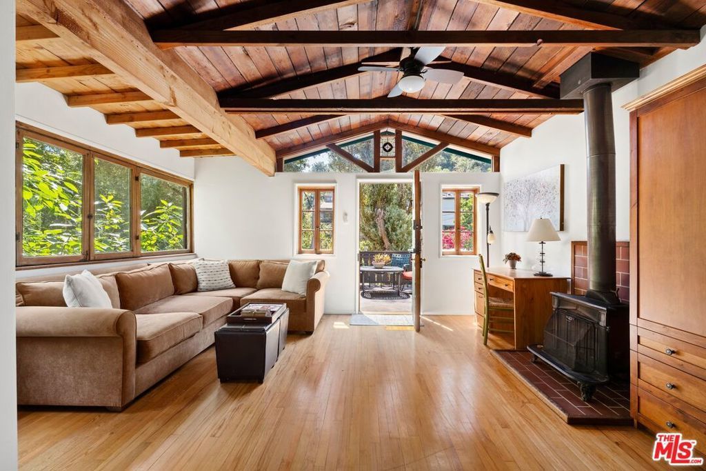 10423 Scenario Lane, Los Angeles