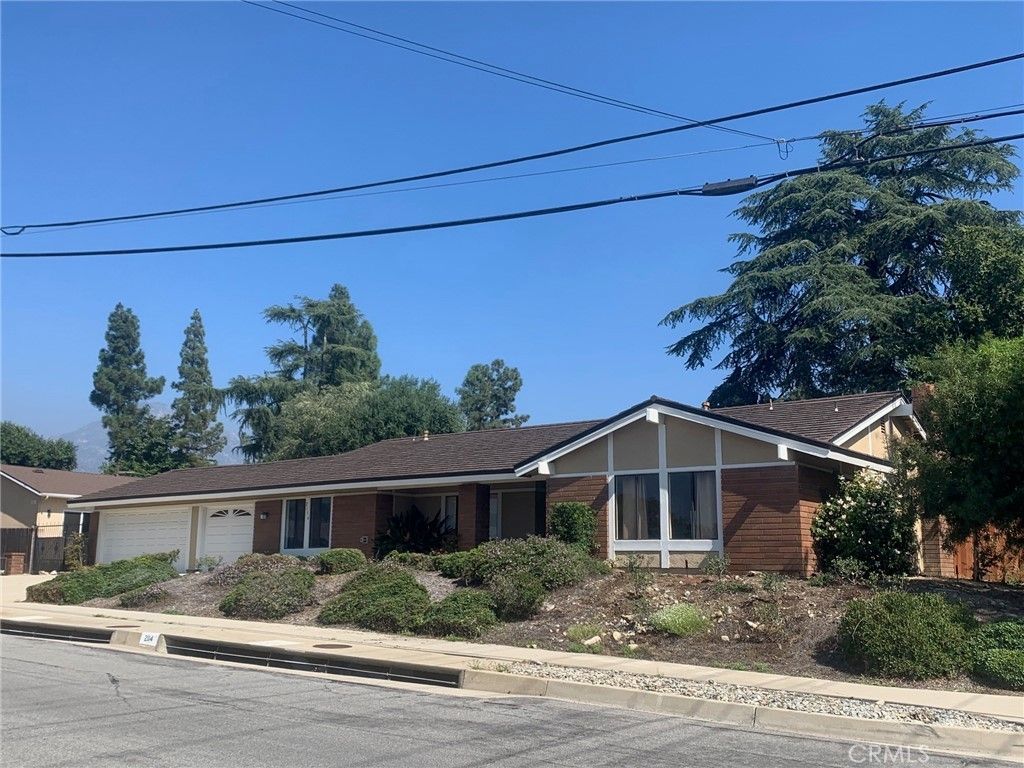 2114 Forbes, Claremont