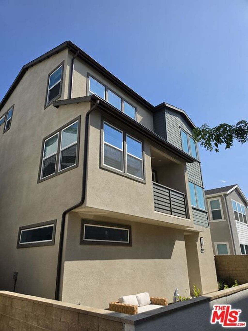426 Lobata, Irvine