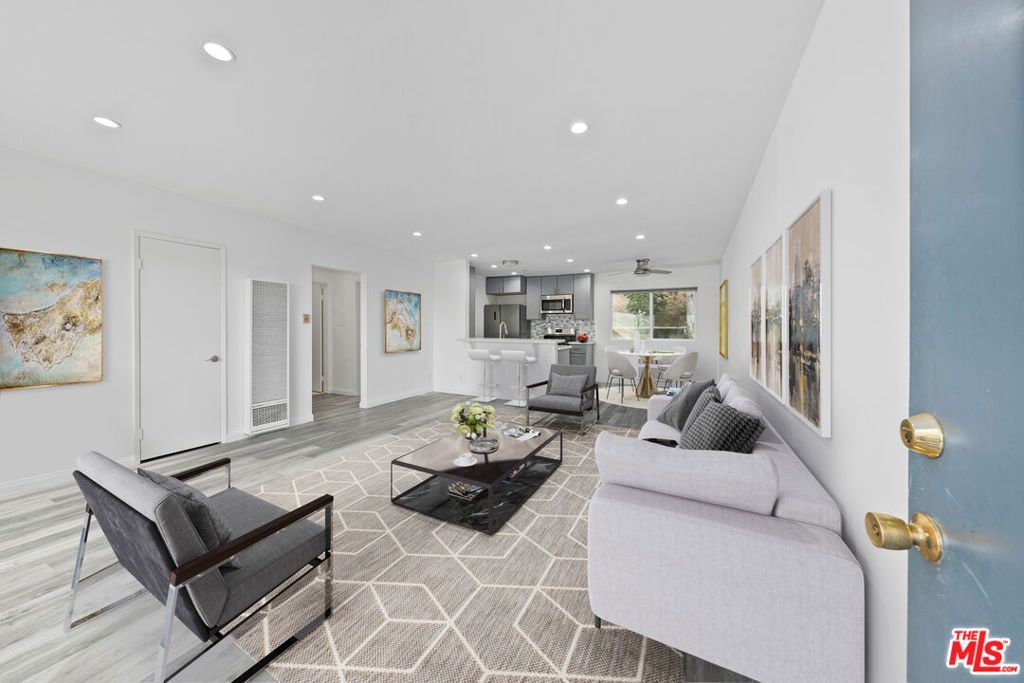 646 Tularosa Drive # 4, Los Angeles
