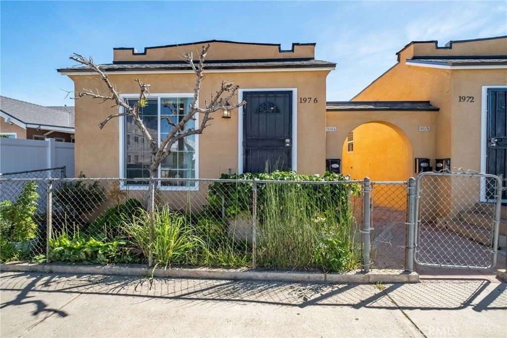 1976 Olive, Long Beach