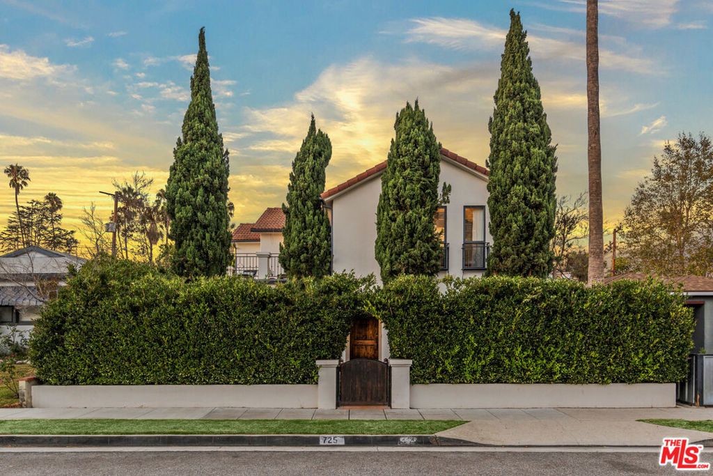 725 Oxford Avenue, Los Angeles