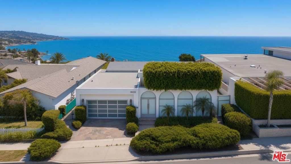 18222 Coastline Drive, Malibu