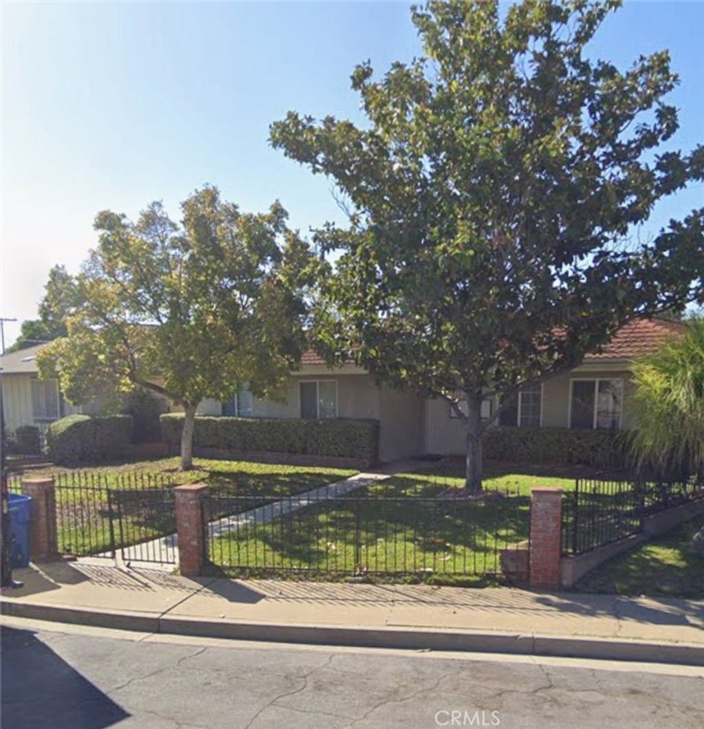 1915 Ervilla Place, Pomona