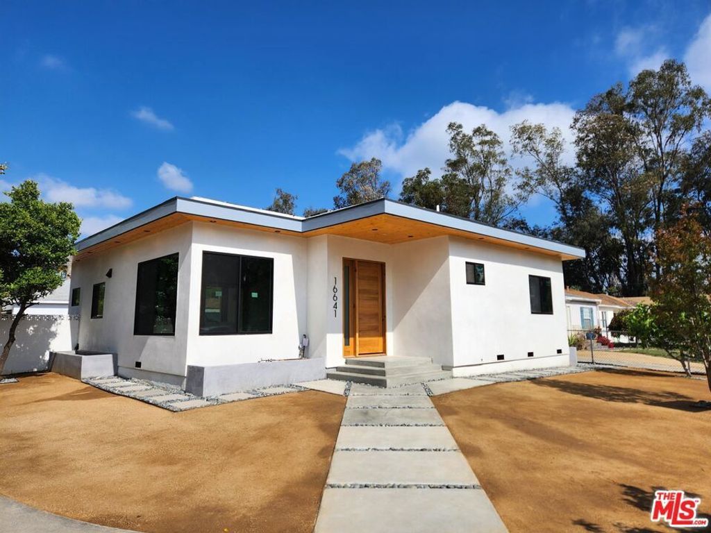 16641 Mccormick Street, Encino
