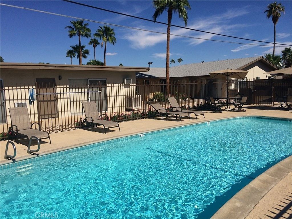 685 E Vista Chino # 4, Palm Springs