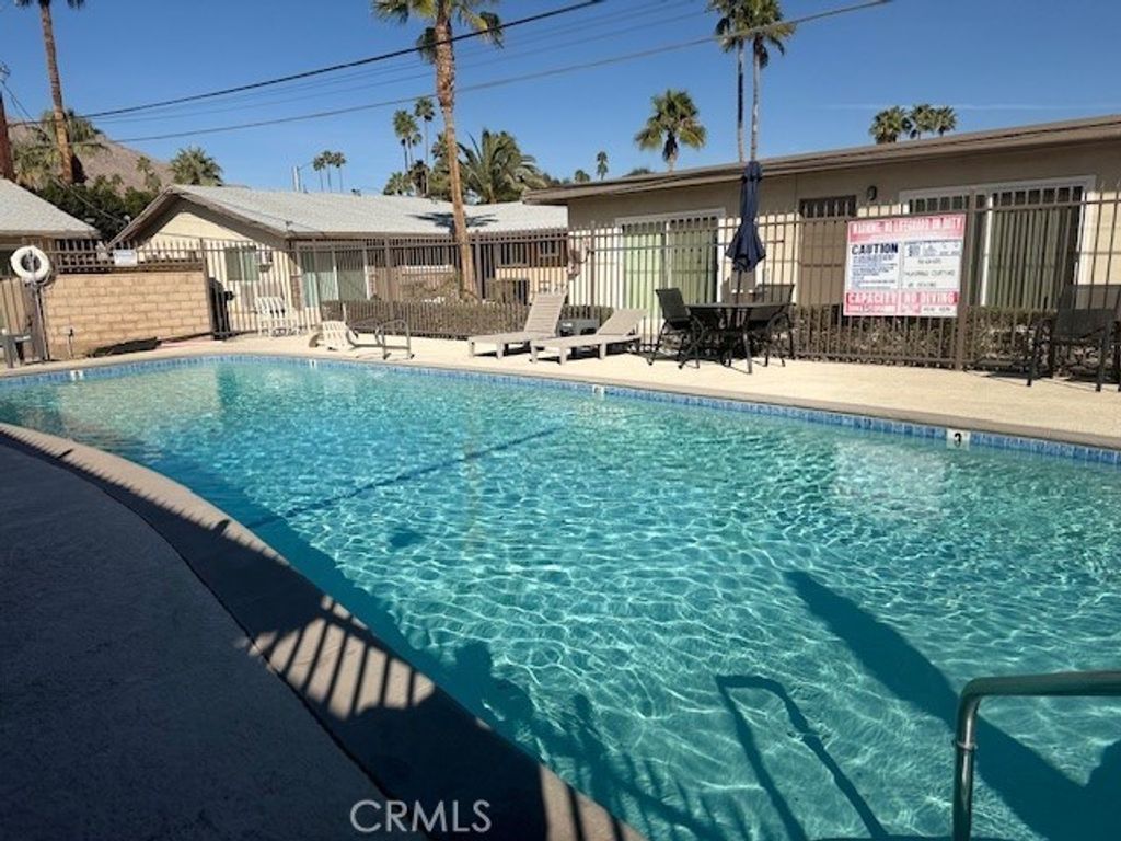 686 E Cottonwood Road # 4, Palm Springs