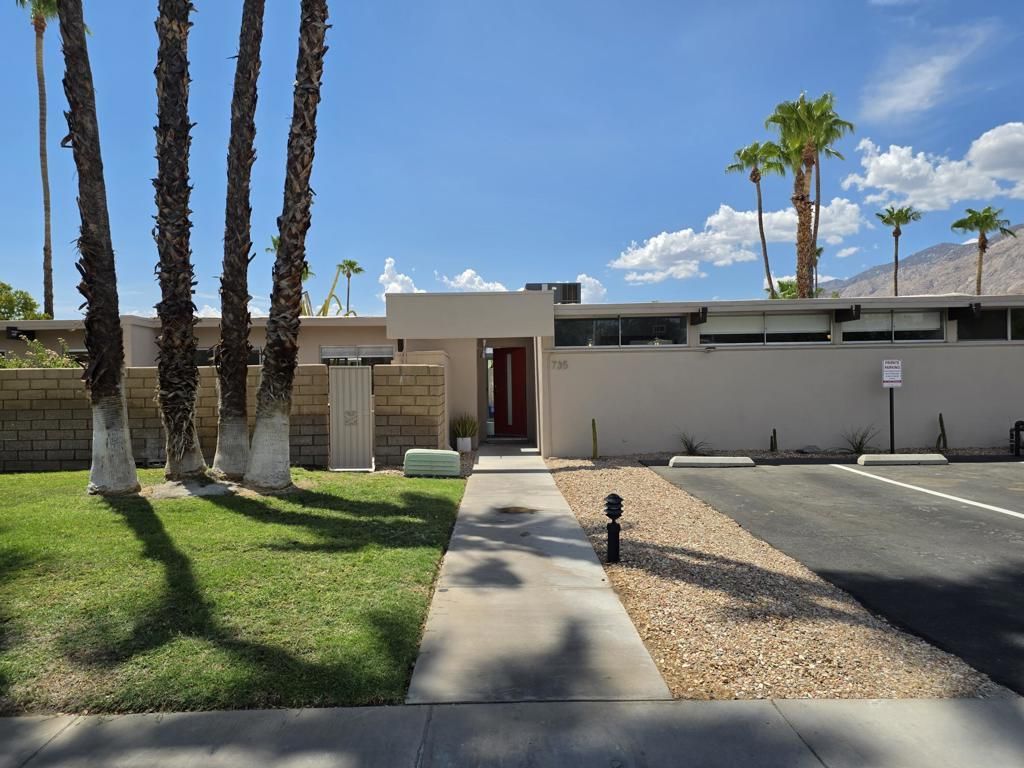 735 E Louise Drive, Palm Springs