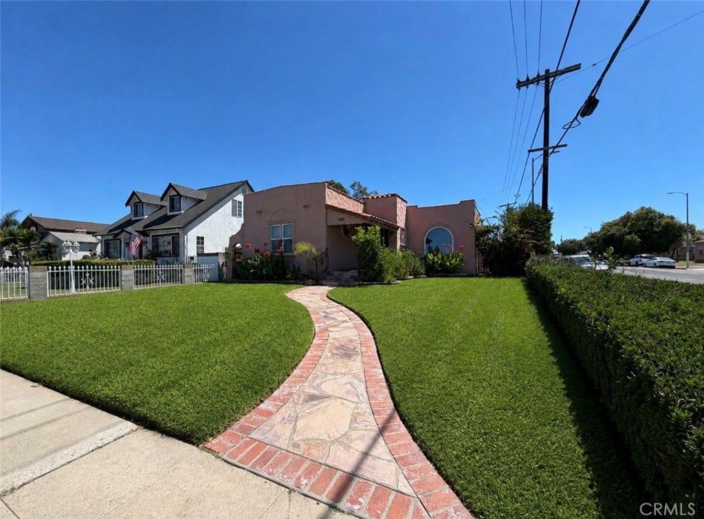656 W 117th, Los Angeles