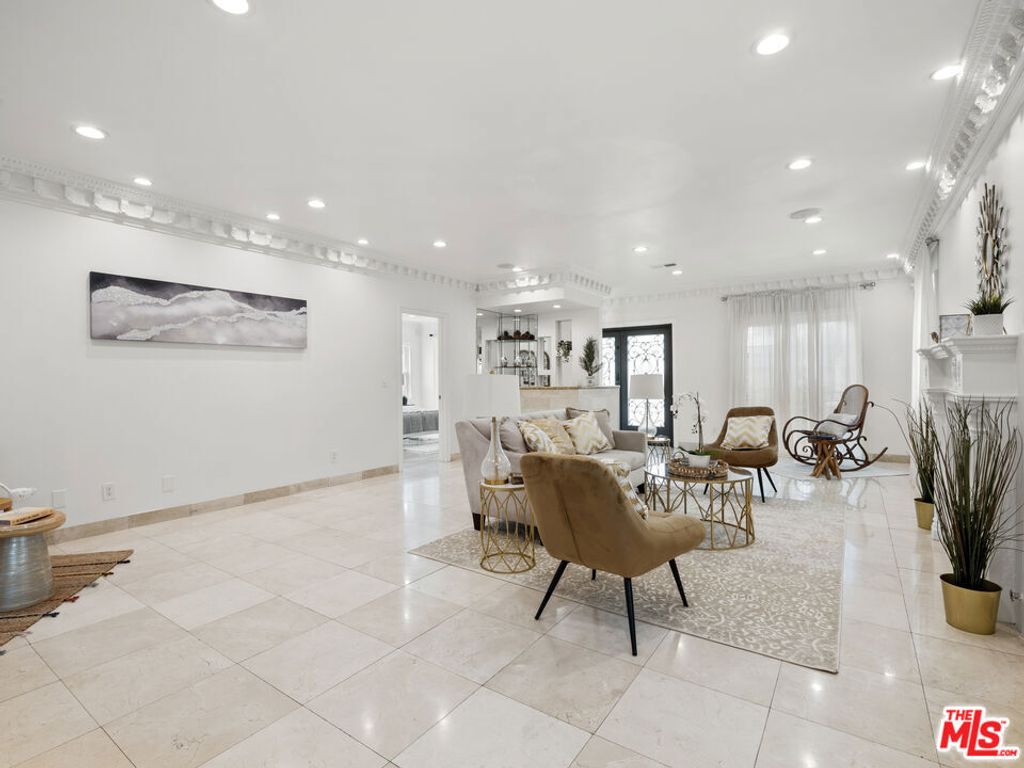 482 S Sherbourne Drive, Los Angeles