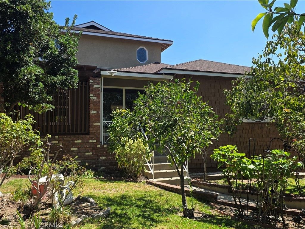3255 Henrietta, Glendale