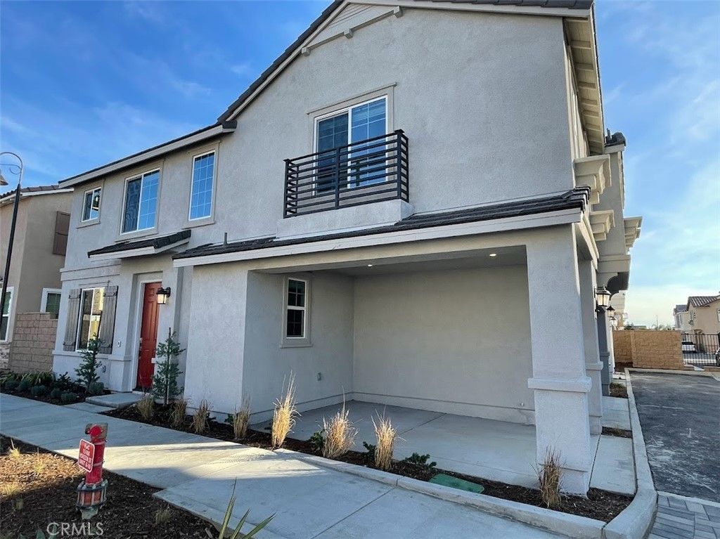 15167 Horizon, Fontana