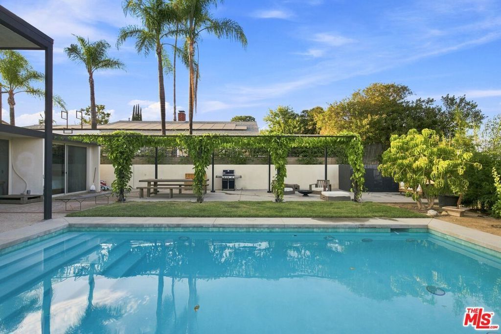 936 Fortune Way, Los Angeles