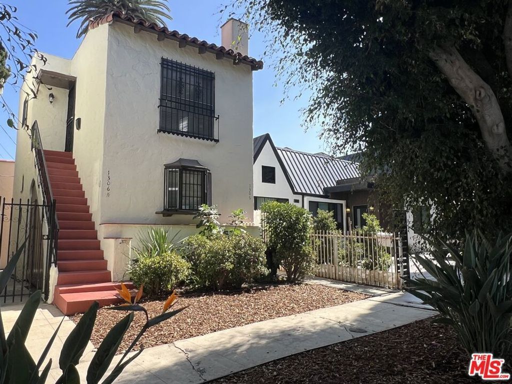 1306 1/2 S Mansfield Avenue, Los Angeles