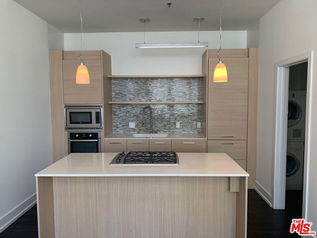727 W 7th Street # 1304 -ph3, Los Angeles