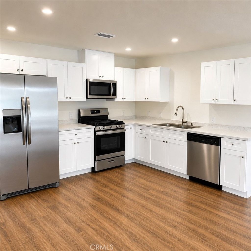 1040 El Camino # B, Costa Mesa