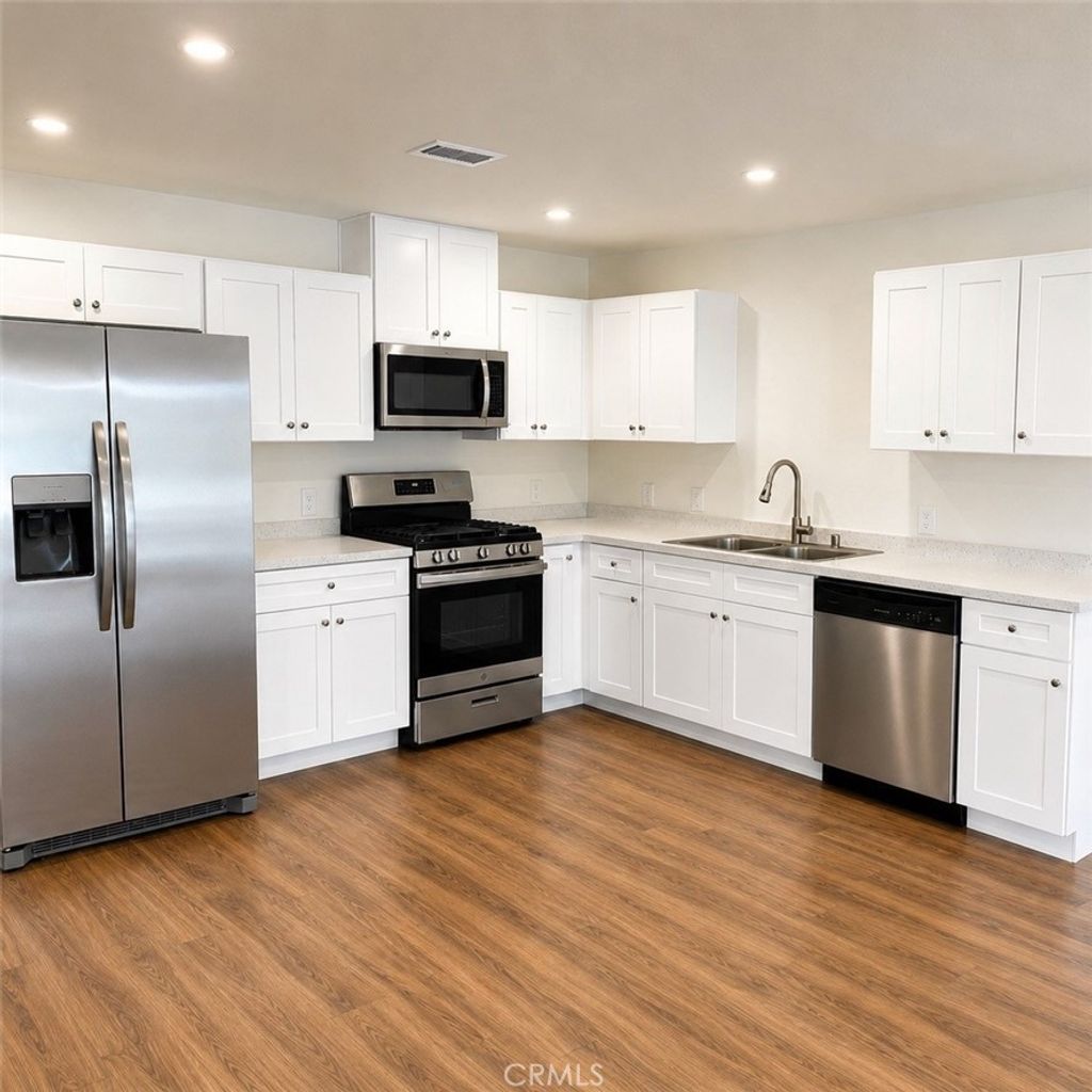 1040 El Camino # B, Costa Mesa